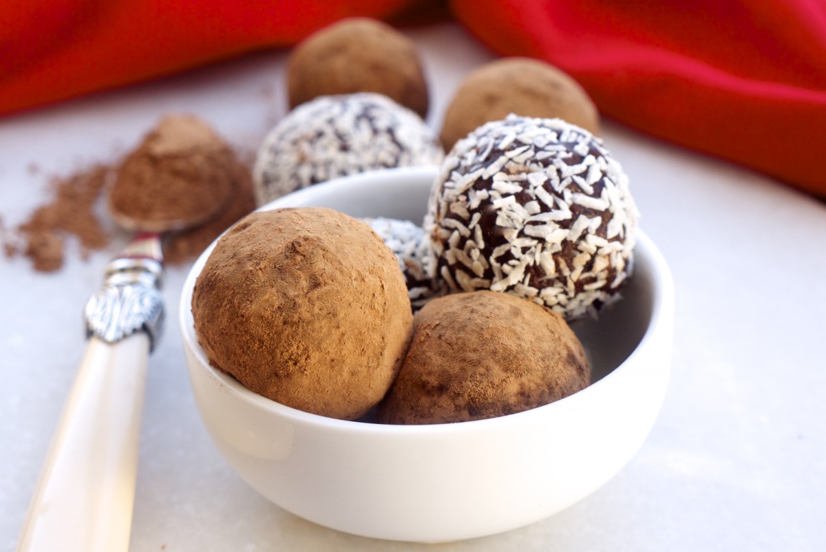 Chocolate Fudge Amazeballs - Rosanna Davison Nutrition